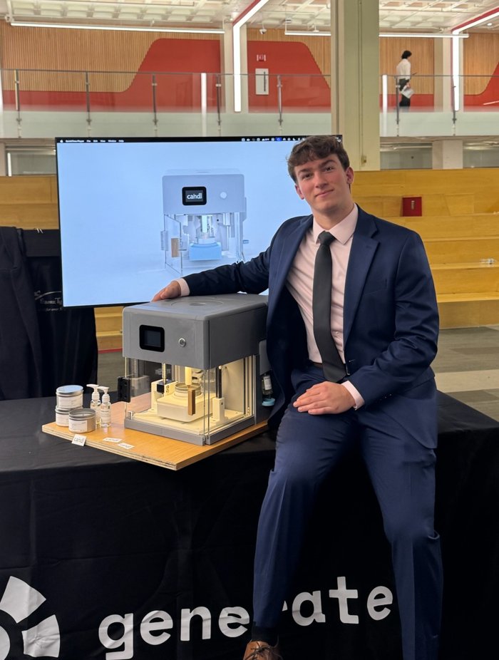 Tyrus Kamenitzer presenting the Candl prototype